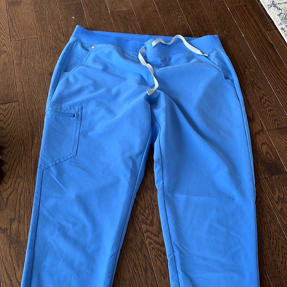 Figs Zamora EUC XL Tall ceil blue